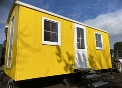 Tiny House mobile 4 saisons – 20 x 8 pi – Structure acier et bois – Finition complète