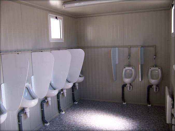 Cabine sanitaire public 20 pieds x 8, confortable