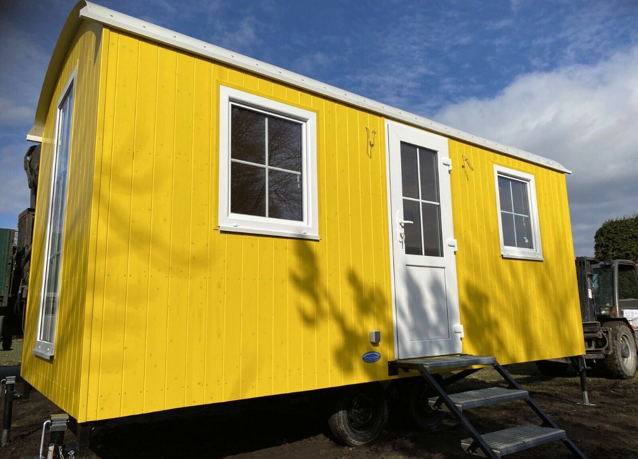 Tiny House mobile 4 saisons – 20 x 8 pi – Structure acier et bois – Finition complète