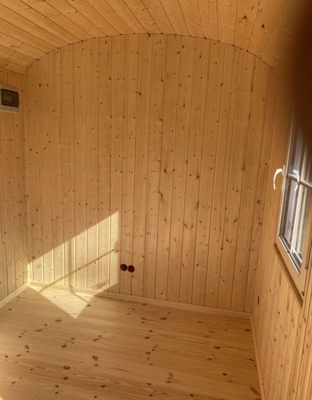 Tiny House mobile 4 saisons – 20 x 8 pi – Structure acier et bois – Finition complète