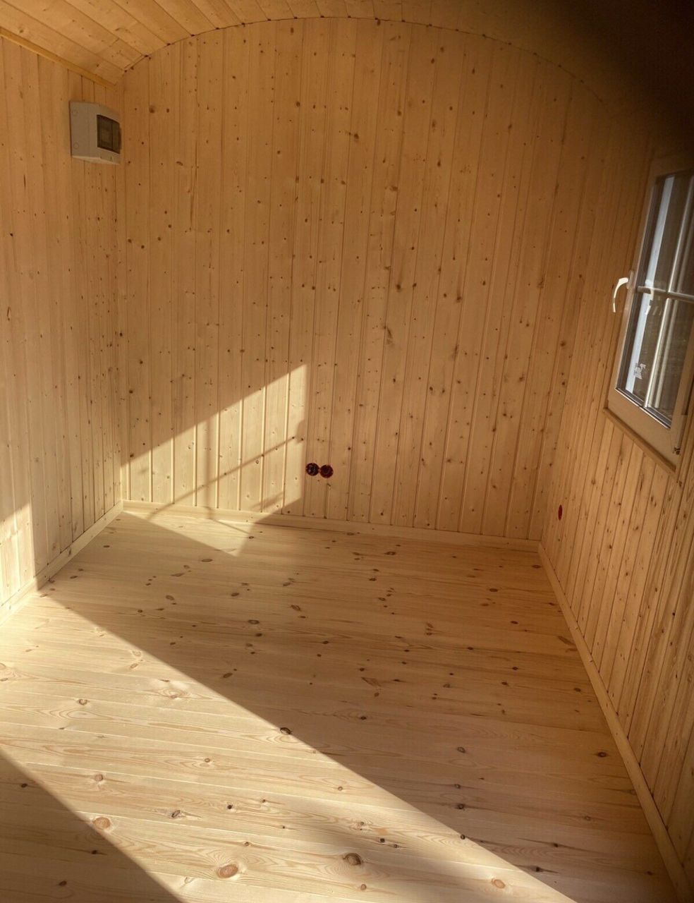 Tiny House mobile 4 saisons – 20 x 8 pi – Structure acier et bois – Finition complète