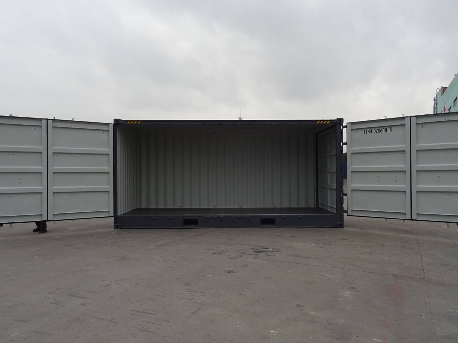Container 20 Pieds Open Side Neuf - Accès Facile et Spacieux pour Stockage et Transport Gris