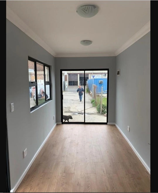 Container maritime  bureau mobile 40 pieds x 8, isolé 4 saisons, avec porte, fenêtre et toilette