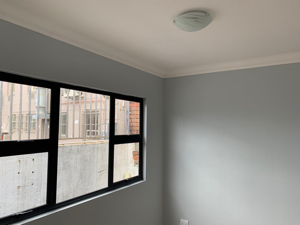 Container maritime  bureau mobile 40 pieds x 8, isolé 4 saisons, avec porte, fenêtre et toilette