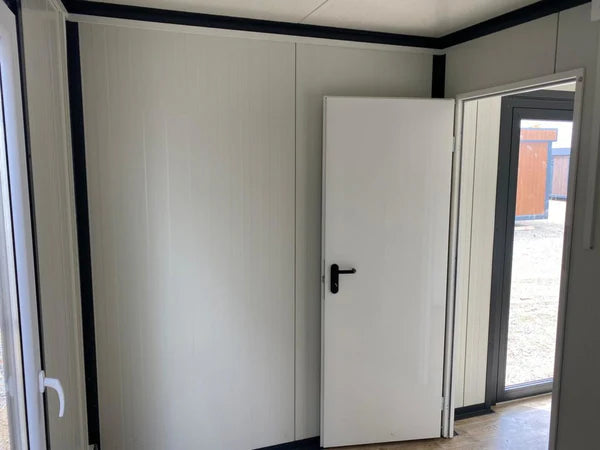 Bureau mobile 4 saisons – 40 x 8 pi – Double vitrage – Salle de bain intégrée