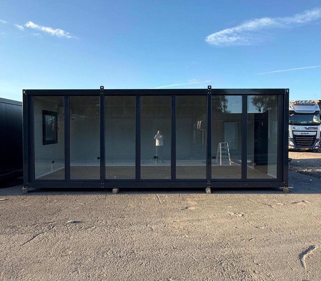 Bureau mobile climatisé – 20 x 8 pi – Finition complète – Prêt à l’emploi